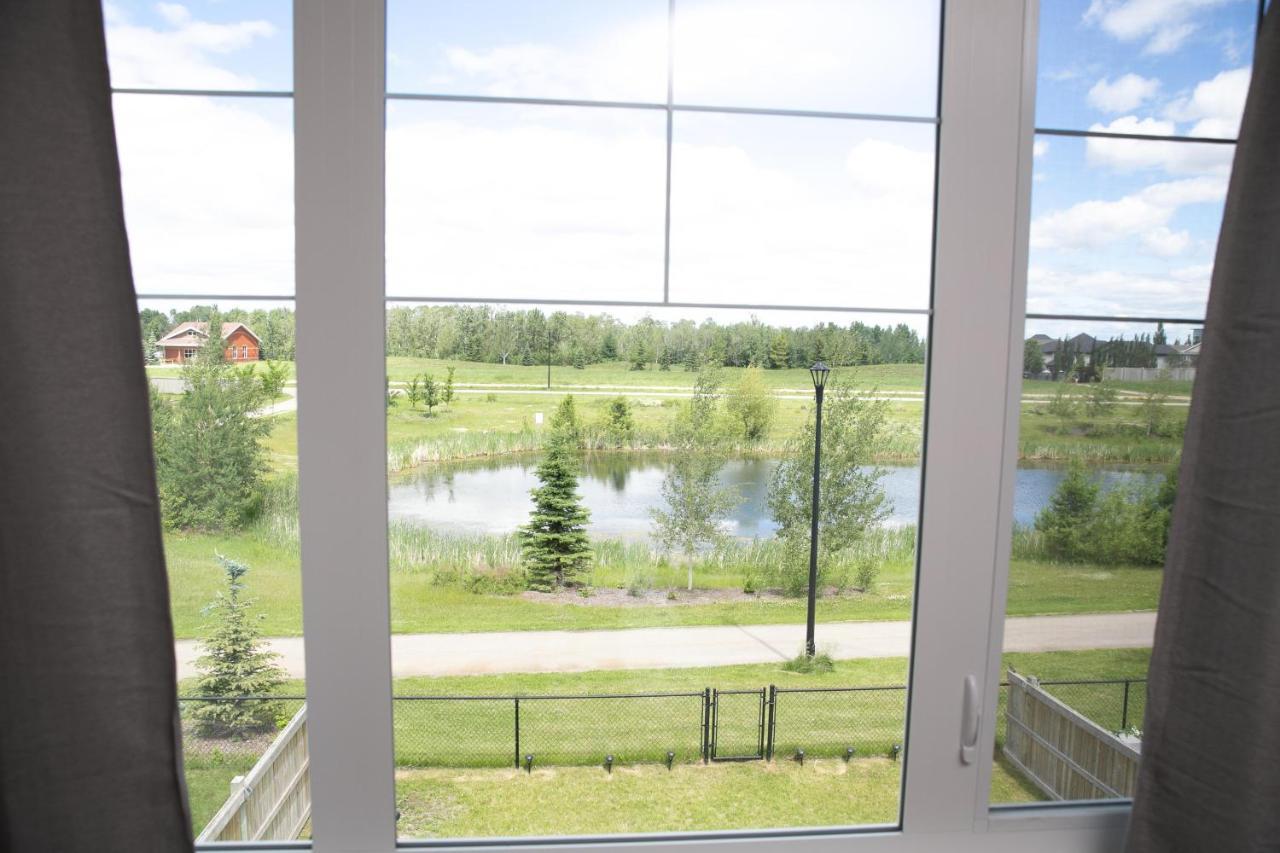 Lakeview Luxury Home - Double Garage Parking - Foosball Table - King Beds - Fast Wi-Fi -Free Netflix Edmonton Exterior foto